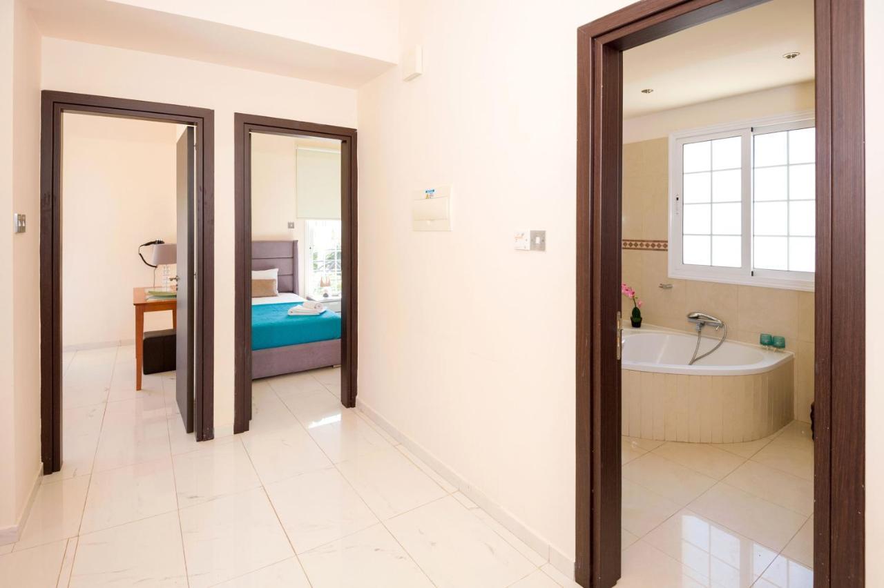 Villa Oceania - Beachfront Παραλίμνι Εξωτερικό φωτογραφία