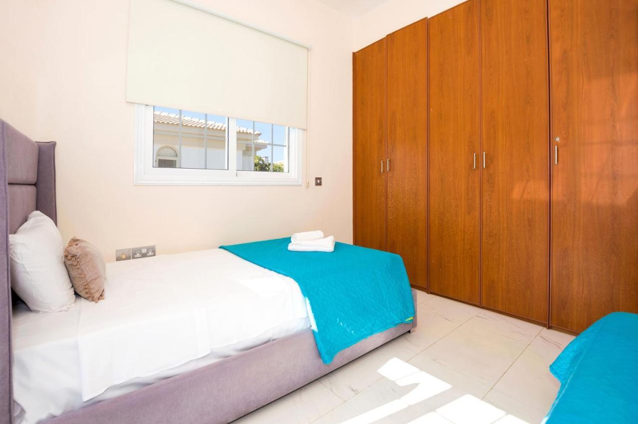Villa Oceania - Beachfront Παραλίμνι Εξωτερικό φωτογραφία