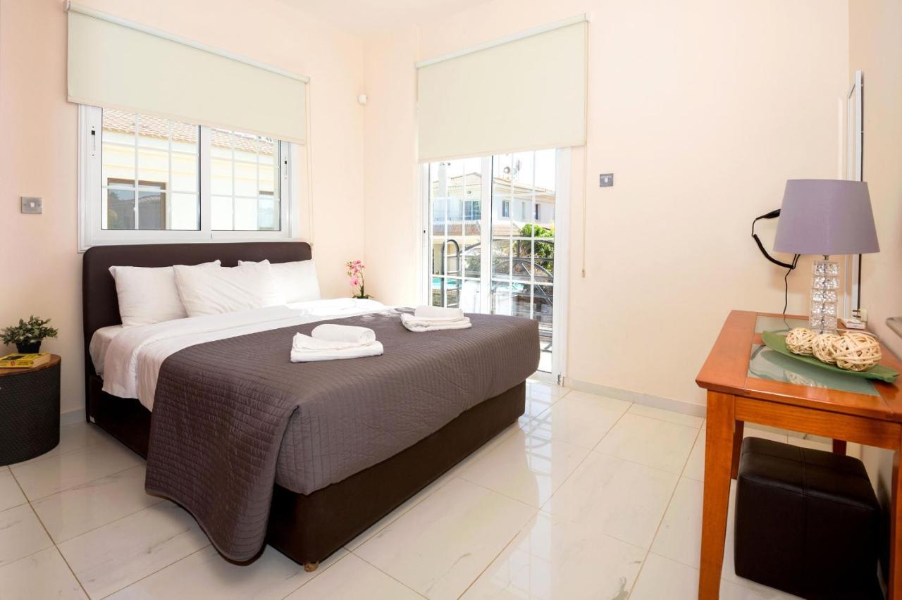 Villa Oceania - Beachfront Παραλίμνι Εξωτερικό φωτογραφία