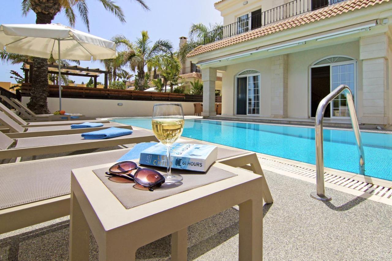 Villa Oceania - Beachfront Παραλίμνι Εξωτερικό φωτογραφία
