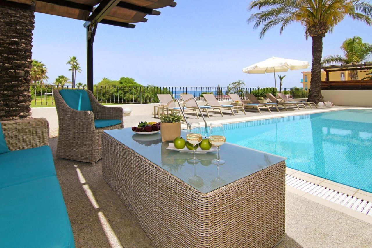 Villa Oceania - Beachfront Παραλίμνι Εξωτερικό φωτογραφία