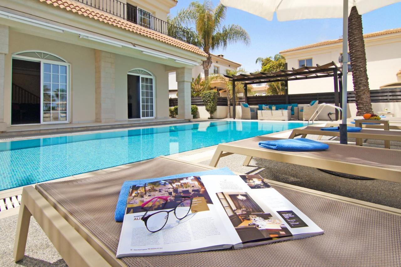 Villa Oceania - Beachfront Παραλίμνι Εξωτερικό φωτογραφία