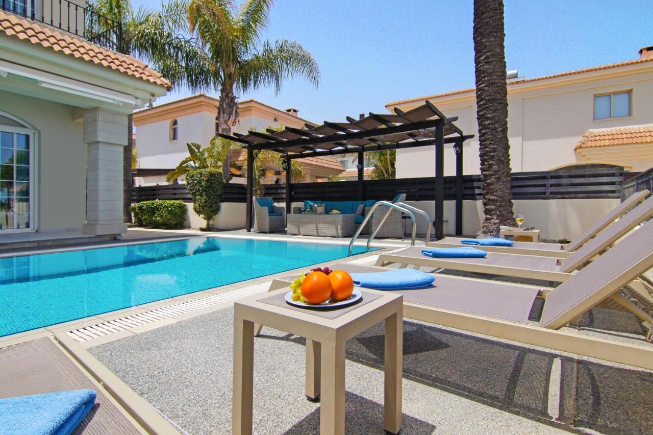 Villa Oceania - Beachfront Παραλίμνι Εξωτερικό φωτογραφία