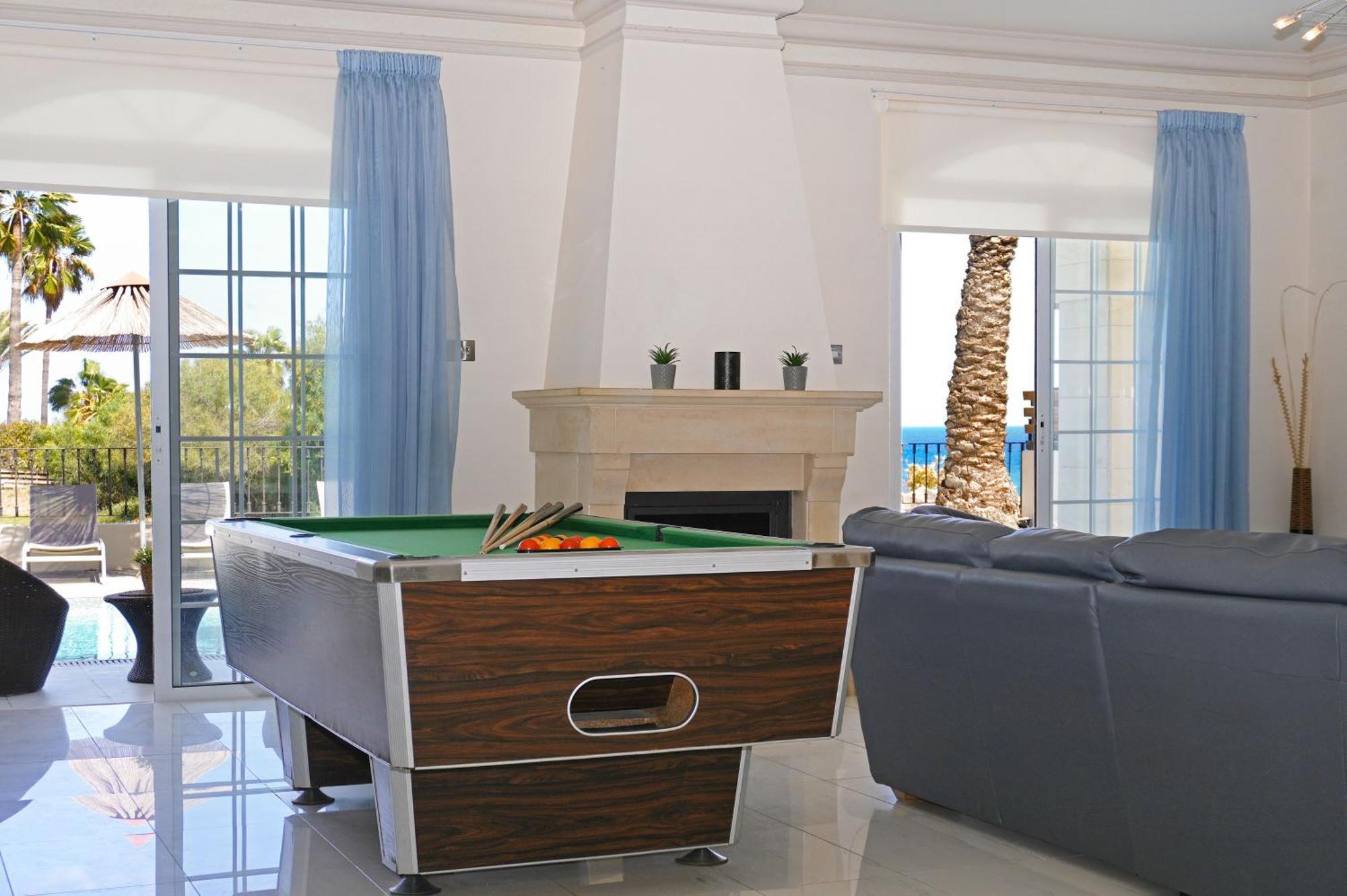 Villa Oceania - Beachfront Παραλίμνι Εξωτερικό φωτογραφία